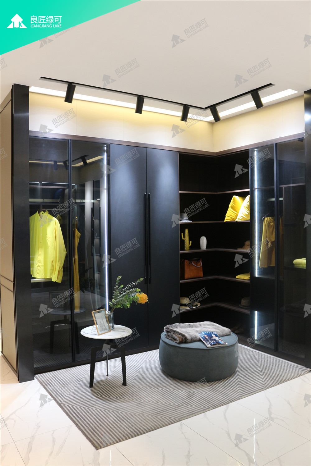 全铝订制衣柜-衣帽间透明